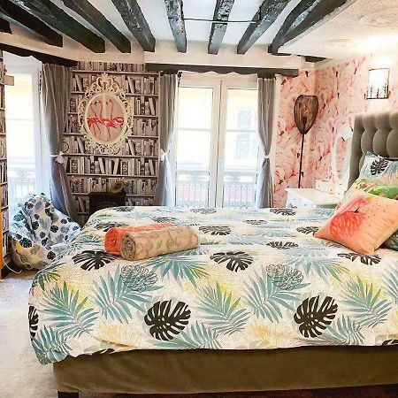 Studio Paris Luaran gambar