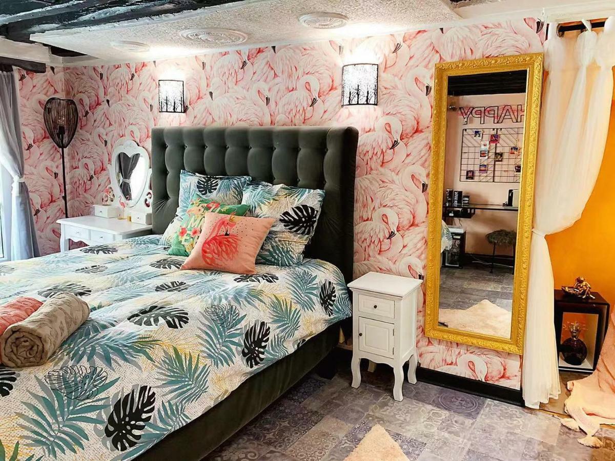 Studio Paris Luaran gambar