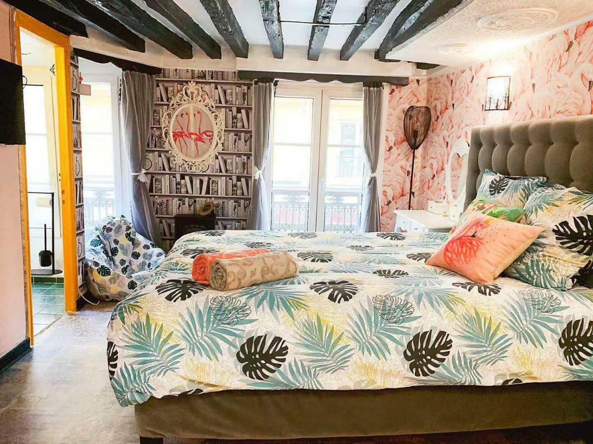 Studio Paris Luaran gambar