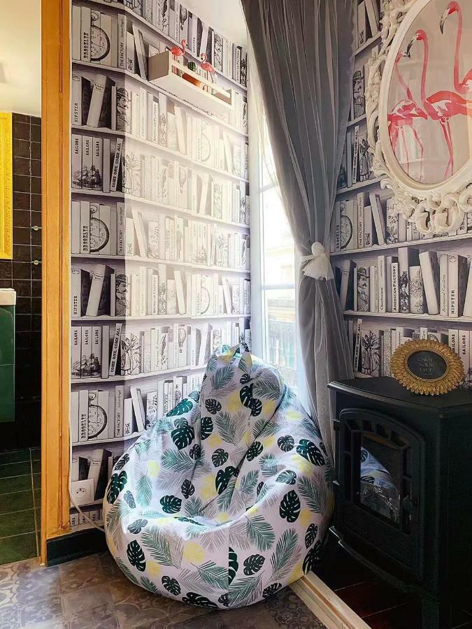Studio Paris Luaran gambar